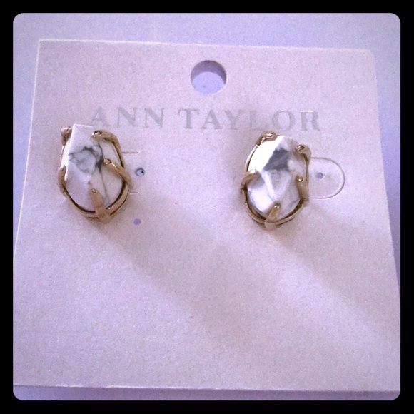 Ann Taylor Jewelry - Ann Taylor howlite stone earrings